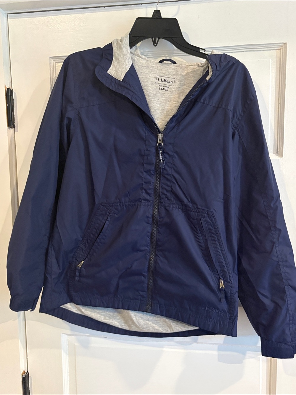 L.L. Bean kid’s Navy Hooded Zip rain ☔️ wind Jacket